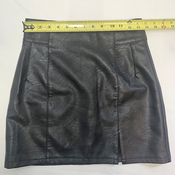 Topshop Faux Leather Skirt - Picture 3 of 9